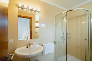 1317big-vista-princesa-bathroom-shower