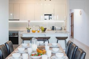 1405big-playa-blanca-villa-vista-rey-kitchen