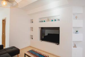382big-vista-princesa-tv-with-netflix