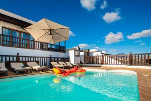 541big-playa-blanca-villa-vista-rey-swimming-pool