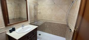 885big-playa-blanca-villa-arabella-family-bathroom