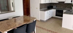 897big-playa-blanca-villa-arabella-kitchen-and-indoor-dining-space