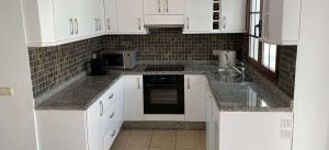 963big-playa-blanca-villa-arabella-kitchen