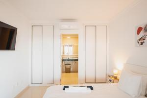 972big-playa-blanca-villa-vista-rey-bedroom-with-tv