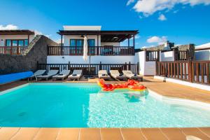 playa_blanca_villa_vista_rey_private_heated_pool