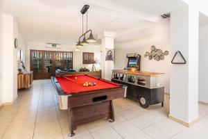 villa-penguina-with-pool-table