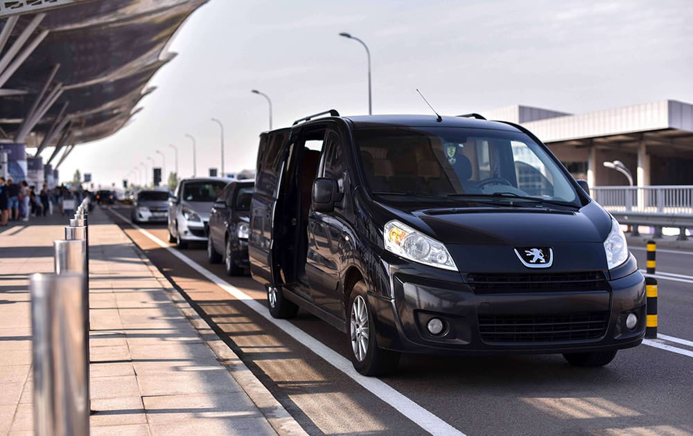 Playa Blanca villa airport transfer