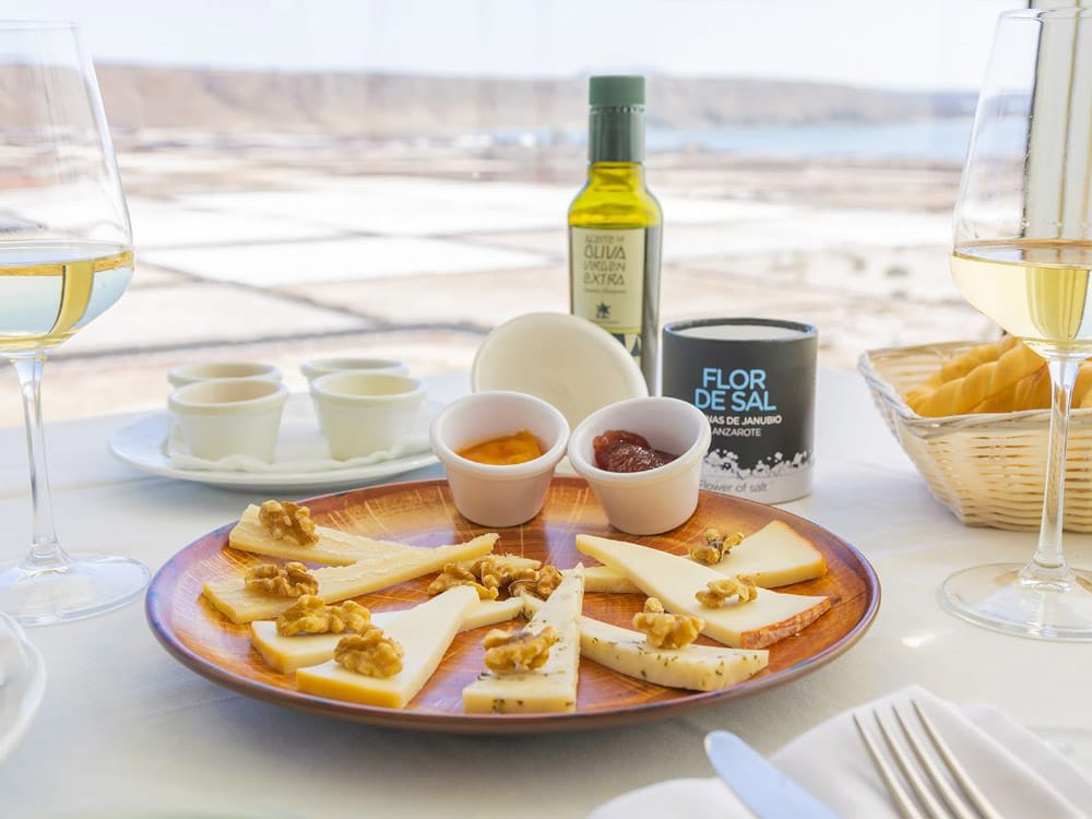 Mirador De La Salinas food