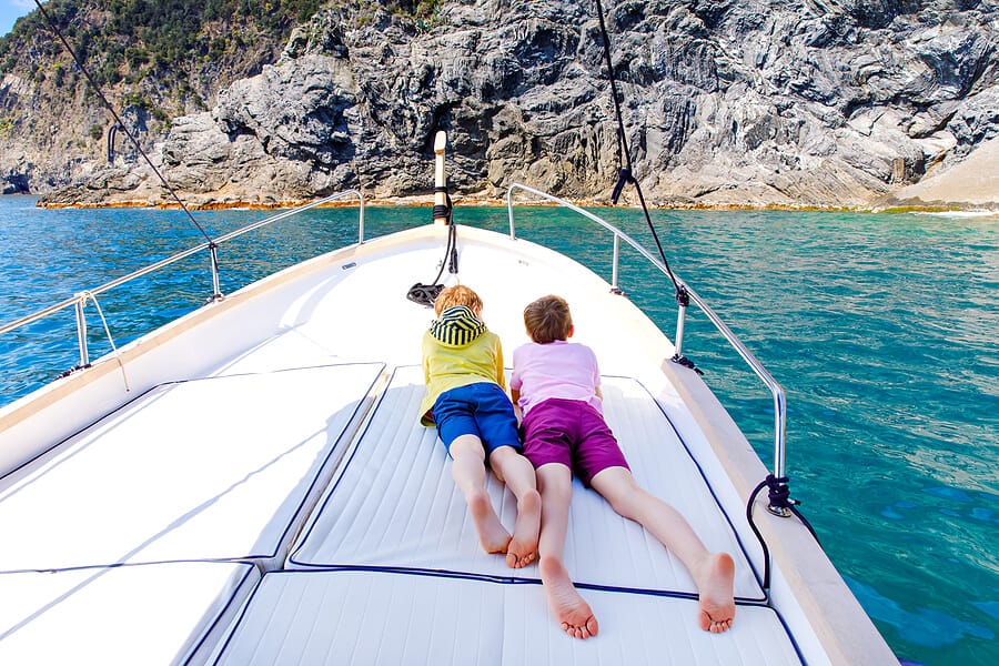 Playa Blanca Villa family boat tour on yacht