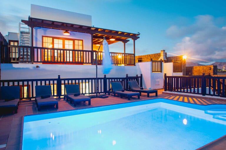 Villa Vista Reina Playa Blanca Villa Lanzarote private heated pool with bbq