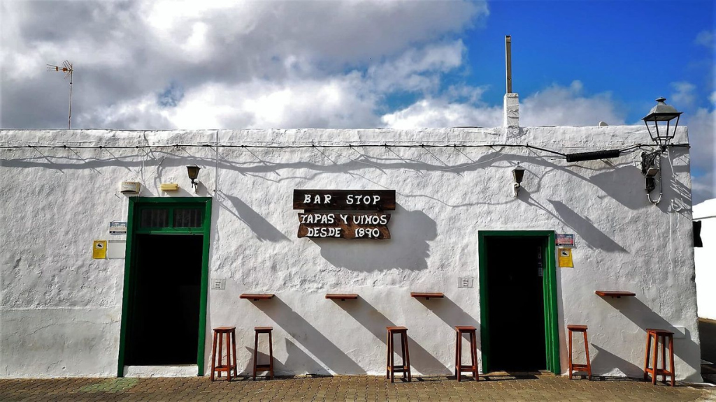bars in playa blanca