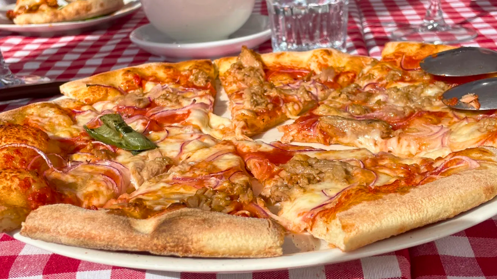 Mia Pizza Lounge: Authentic Sicilian Pizza Playa Blanca 1 Pizza Playa Blanca