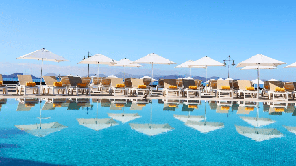 The Perfect Ending: Hotel Day Pass Playa Blanca for Late Departures 1 Hotel Day Pass Playa Blanca