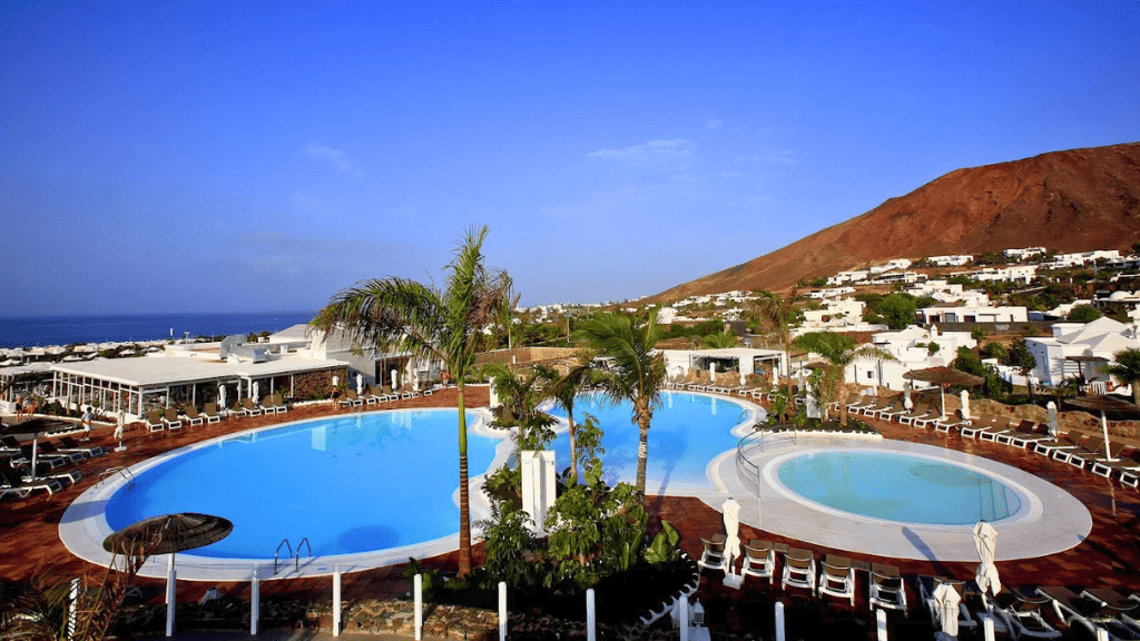 The Perfect Ending: Hotel Day Pass Playa Blanca for Late Departures 2 Hotel Day Pass Playa Blanca