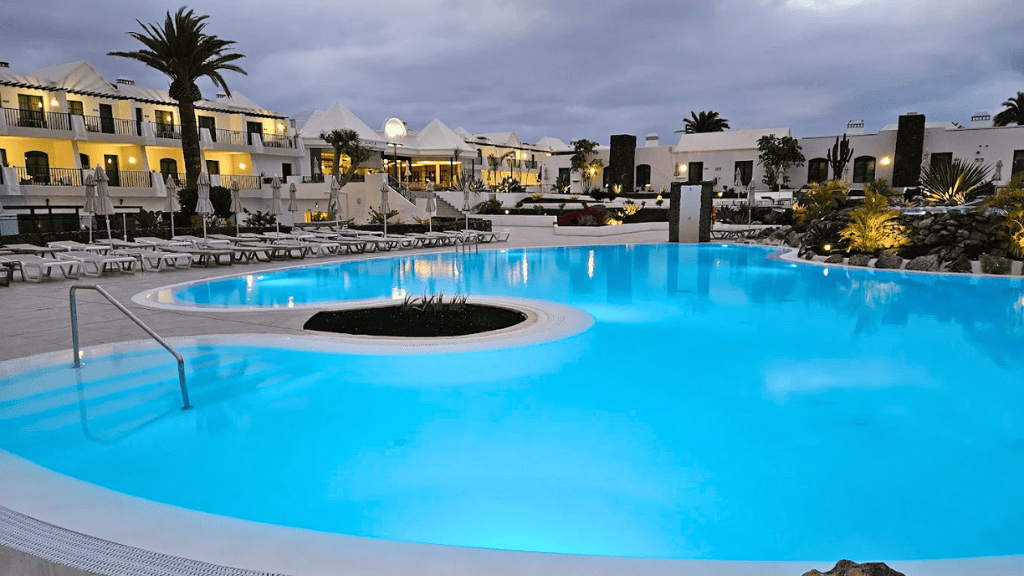 The Perfect Ending: Hotel Day Pass Playa Blanca for Late Departures 5 Hotel Day Pass Playa Blanca